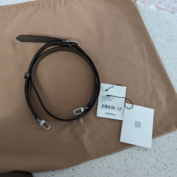 Toteme T Lock bag 1️⃣1️⃣0️⃣0️⃣ - Picture 12 of 16